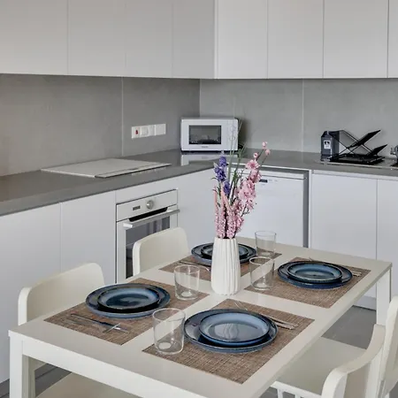 Carisa Elysium ラルナカ