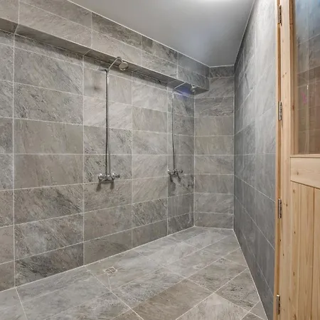 Carisa Elysium Apartment